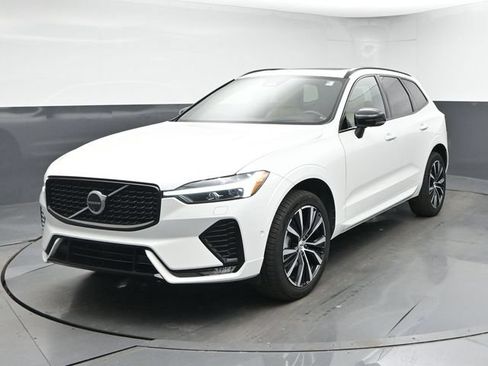 Used 2024 Volvo XC60 B5 Ultimate w/ Protection Package Premier AWD/4WD image 3
