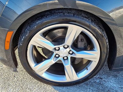 Used 2018 Chevrolet Camaro SS image 16