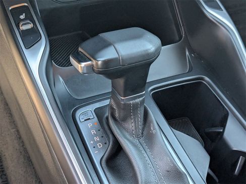 Used 2024 Kia Sorento S image 17