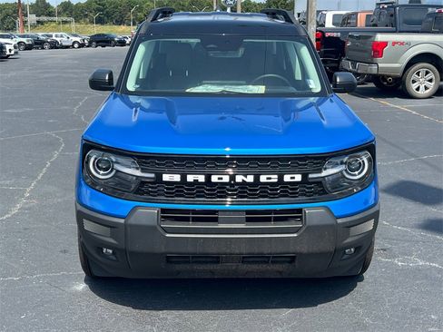 Used 2025 Ford Bronco Sport Outer Banks image 2