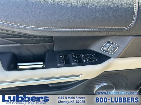 Used 2018 Ford Expedition Platinum image 13