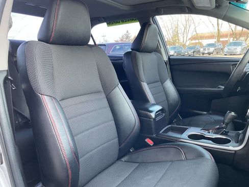Used 2017 Toyota Camry SE image 39