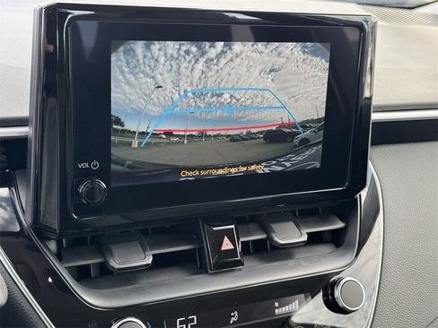 Used 2025 Toyota Corolla LE image 12