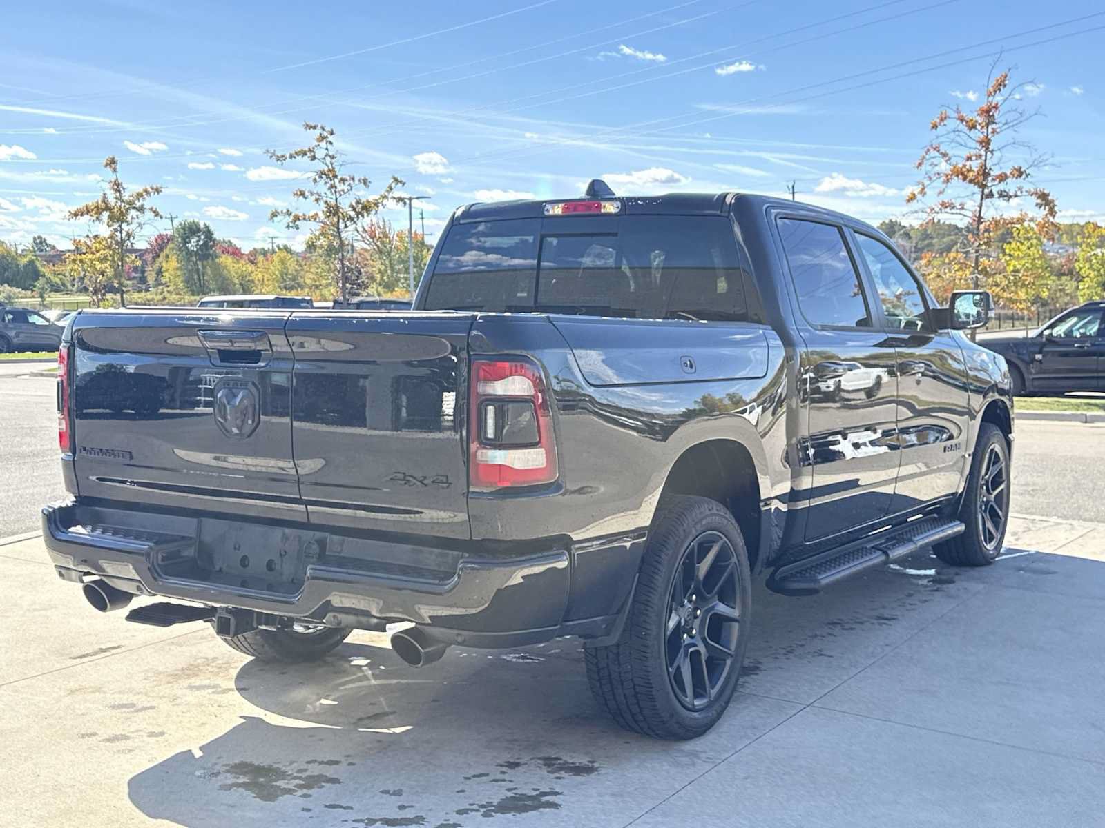 Used 2024 RAM 1500 Laramie AWD/4WD image 6
