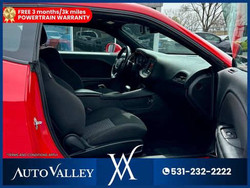 Used 2022 Dodge Challenger GT image 17