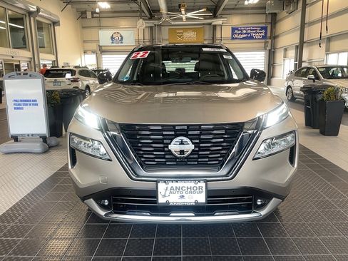 Used 2022 Nissan Rogue Platinum w/ Head-Up Display Package image 2