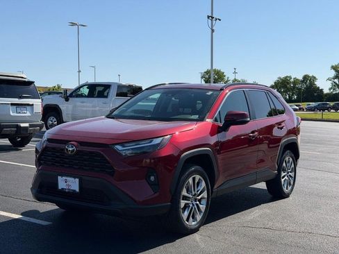 Certified 2022 Toyota RAV4 XLE Premium AWD/4WD image 10