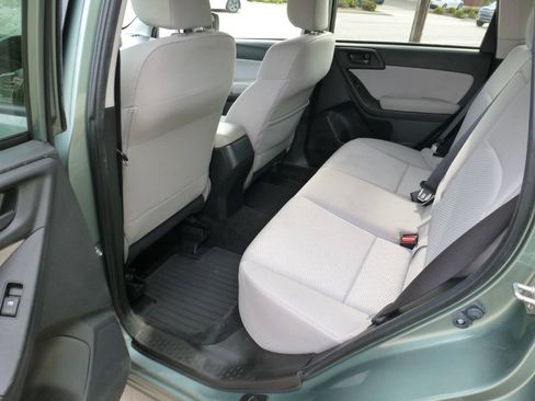 Used 2016 Subaru Forester 2.5i Premium AWD/4WD image 10
