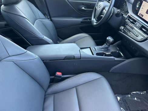 Certified 2025 Lexus ES 350 w/ Premium Package FWD image 31