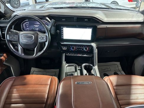 Used 2024 GMC Sierra 3500 Denali Ultimate image 3