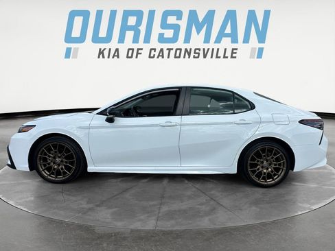 Used 2023 Toyota Camry SE AWD/4WD image 3