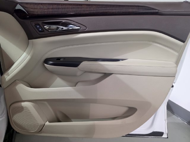 Used 2016 Cadillac SRX Luxury w/ Driver Awareness Package FWD image 31