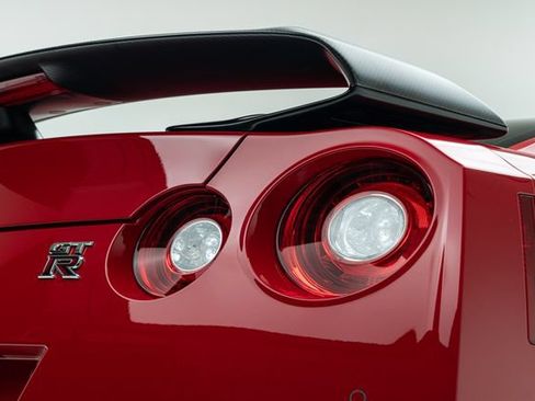 Used 2017 Nissan GT-R Track Edition AWD/4WD image 15