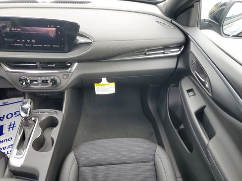 New 2025 Buick Envista Preferred image 15