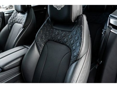 Used 2023 Bentley Continental GT V8 image 30