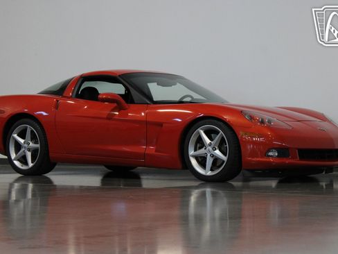 Used 2011 Chevrolet Corvette Coupe w/ 1LT image 35
