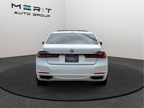 Used 2021 BMW 740i image 8