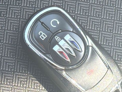 Used 2025 Buick Encore GX Preferred FWD image 23
