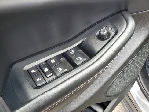 Used 2023 Jeep Grand Cherokee Altitude AWD/4WD image 21