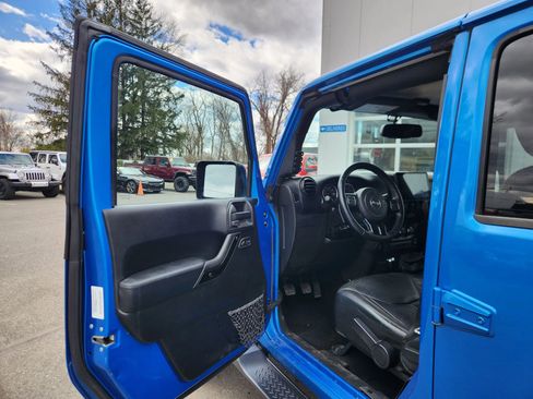 Used 2014 Jeep Wrangler Unlimited Sahara AWD/4WD image 25