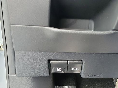 Used 2022 Nissan Kicks SV image 14