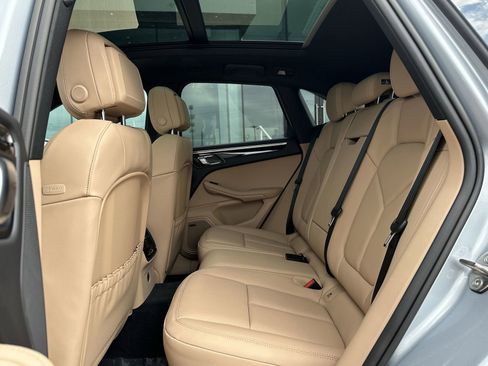 Certified 2026 Porsche Macan image 16