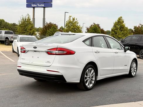 Used 2019 Ford Fusion SE FWD image 7