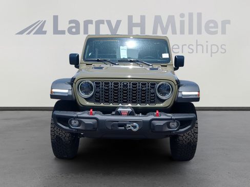 New 2025 Jeep Wrangler Rubicon w/ Steel Bumper Group image 8