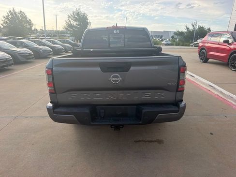 Used 2022 Nissan Frontier SV RWD image 4
