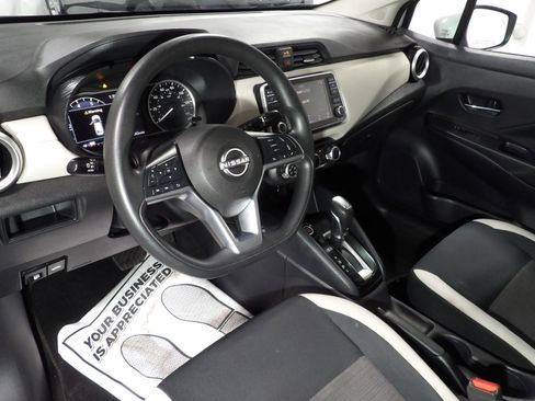 Used 2021 Nissan Versa SV image 10