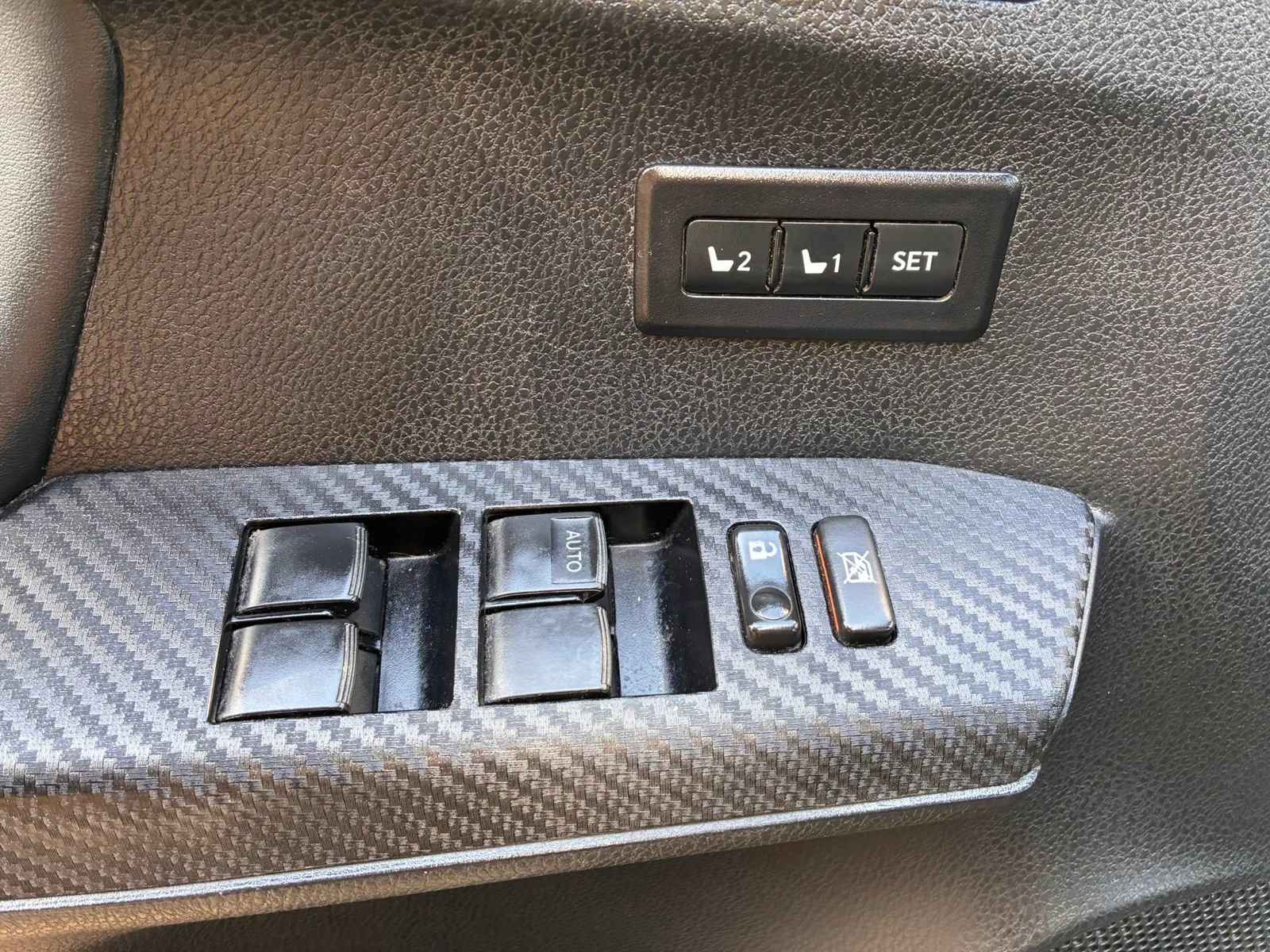 Used 2015 Toyota RAV4 Limited w/ Technology Package AWD/4WD image 15
