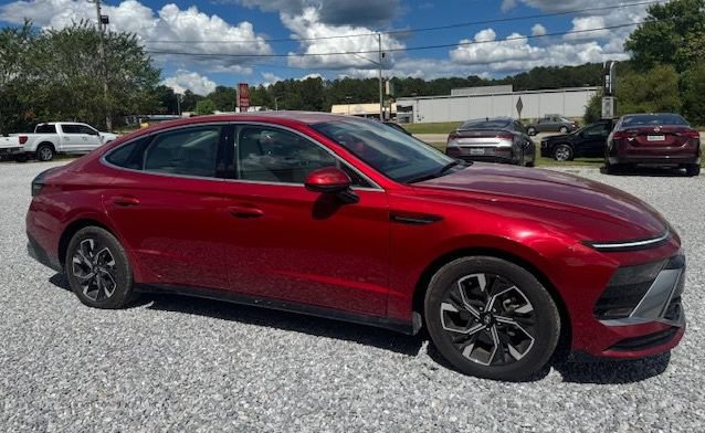 Used 2025 Hyundai Sonata SEL FWD image 4