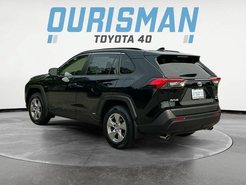 Used 2022 Toyota RAV4 XLE AWD/4WD image 5