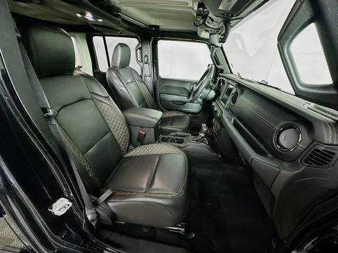 Used 2023 Jeep Wrangler Unlimited Sahara AWD/4WD image 30
