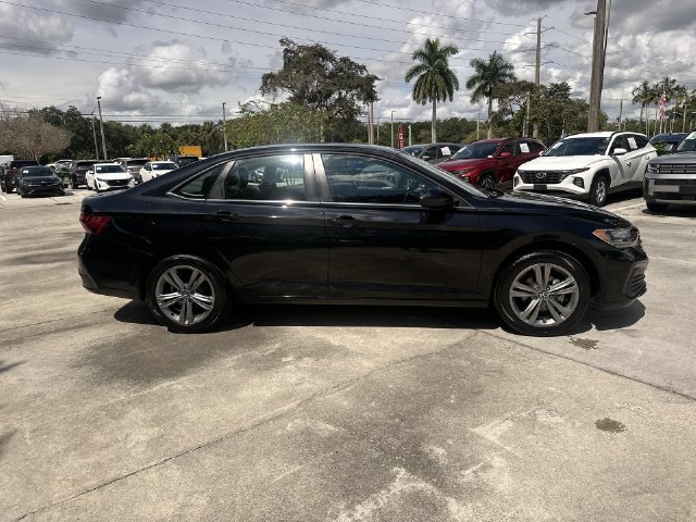 Used 2024 Volkswagen Jetta SE FWD image 14