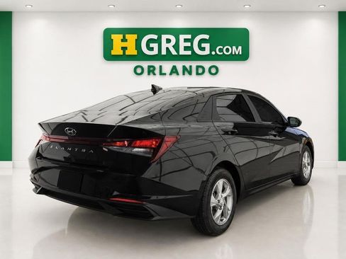 Used 2023 Hyundai Elantra SE FWD image 6