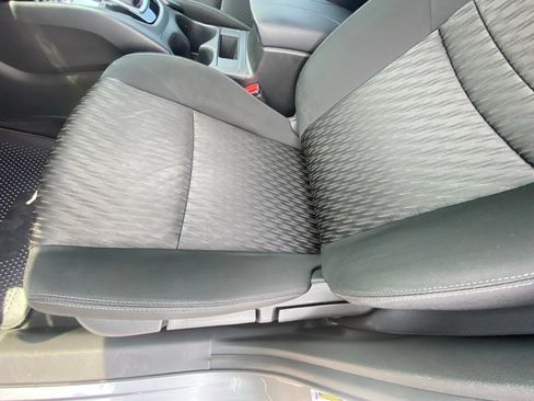 Used 2018 Nissan Rogue S FWD image 22