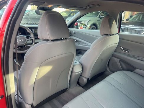 Used 2023 Hyundai Elantra SEL w/ Cargo Package image 9