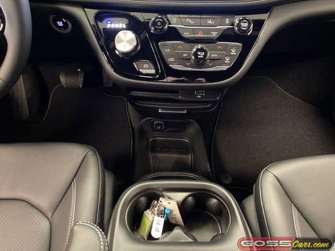New 2026 Chrysler Pacifica Select image 14