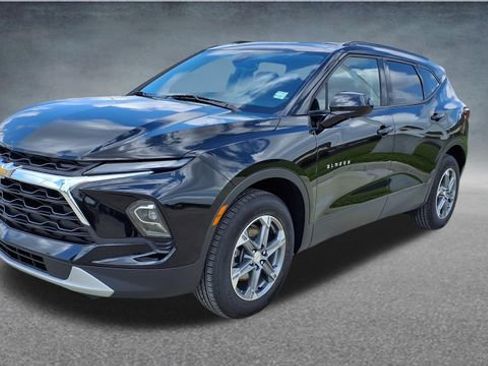 Used 2024 Chevrolet Blazer LT w/ Convenience Package FWD image 3