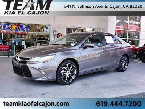 Used 2017 Toyota Camry XSE w/ Moonroof Package FWD image 5