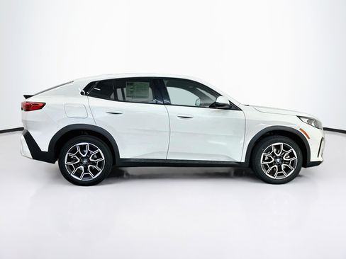 Used 2026 BMW X2 xDrive28i AWD/4WD image 10
