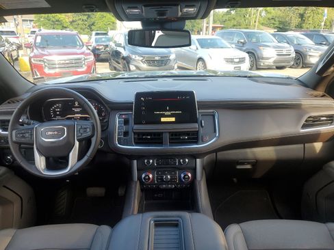 Used 2024 GMC Yukon SLT image 9