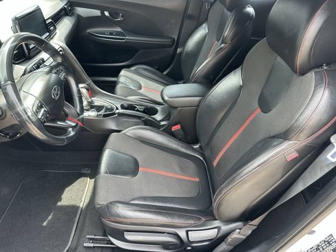 Used 2020 Hyundai Veloster Turbo FWD image 11
