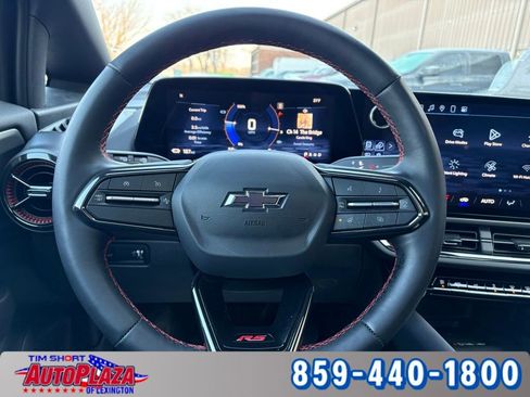 Used 2025 Chevrolet Equinox EV RS FWD image 32