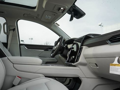 New 2026 GMC Acadia Denali w/ Super Cruise Package image 12