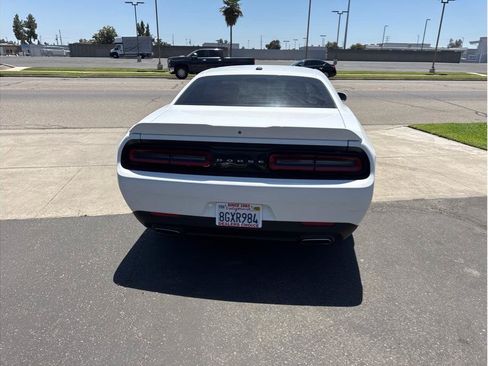 Used 2019 Dodge Challenger SXT RWD image 6