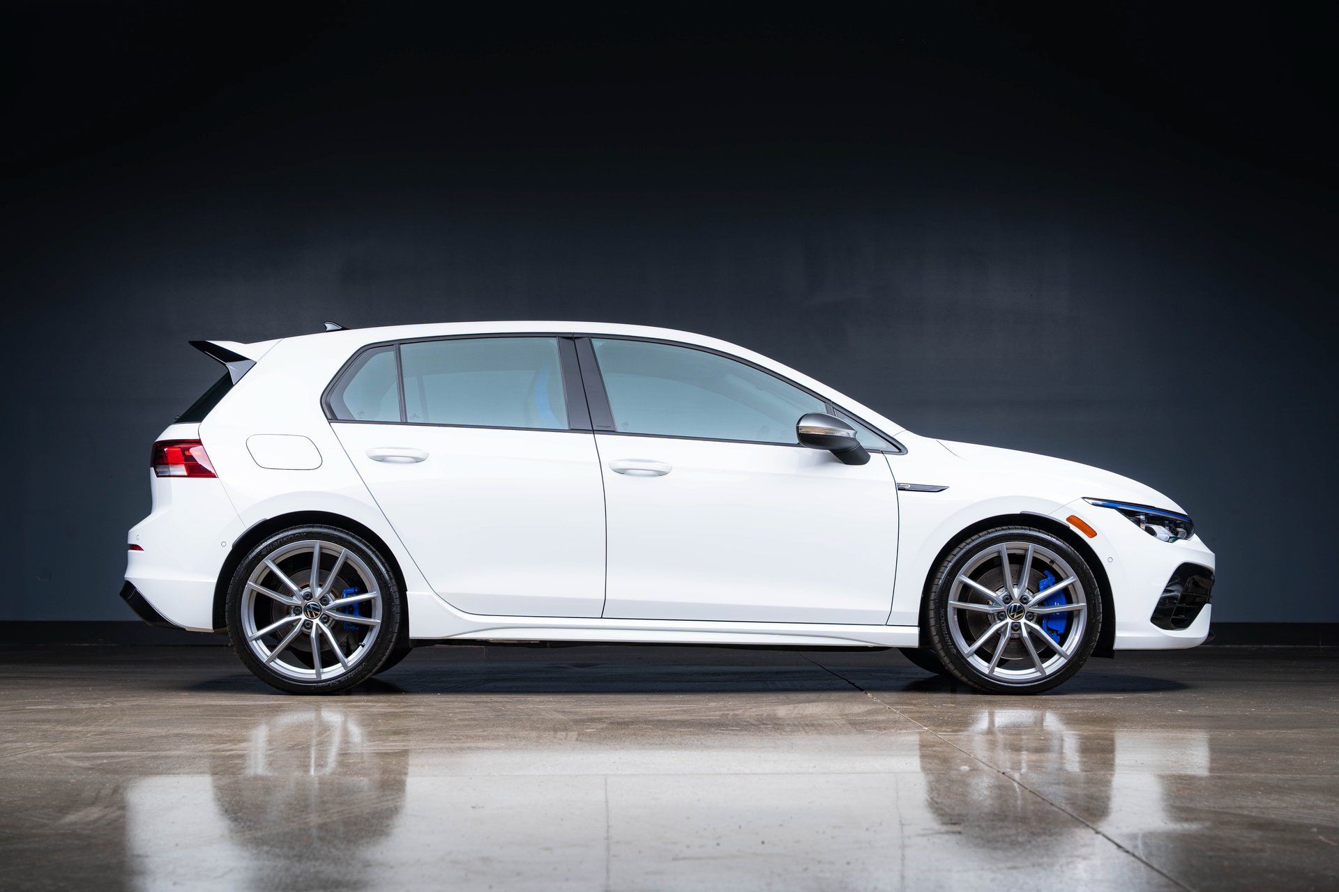 Used 2024 Volkswagen Golf R 4-Door AWD/4WD image 4
