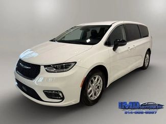Used 2024 Chrysler Pacifica Touring-L FWD video 1