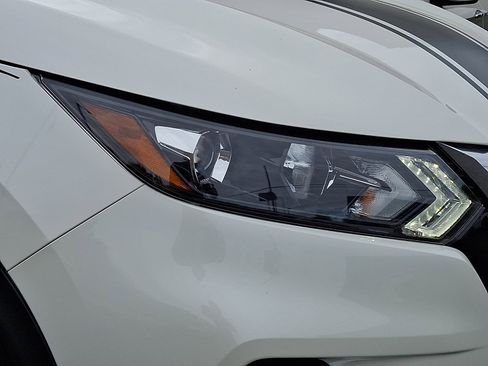 Used 2021 Nissan Rogue Sport SL AWD/4WD image 9